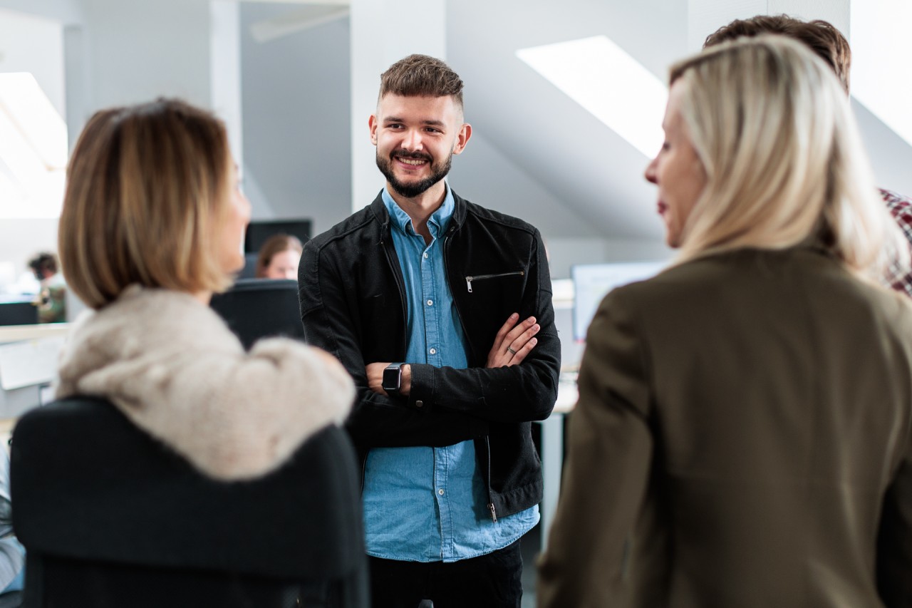 pracownicy Sales&More i Spot&Dot zastanawiają się nad kreatywnymi trendami na 2026 rok