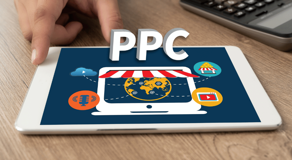 tablet wskazujący reklamy PPC z Google Ads